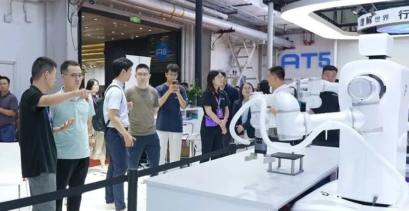PL-Universe Industrial-Grade Embodied AI Robots Debut at...